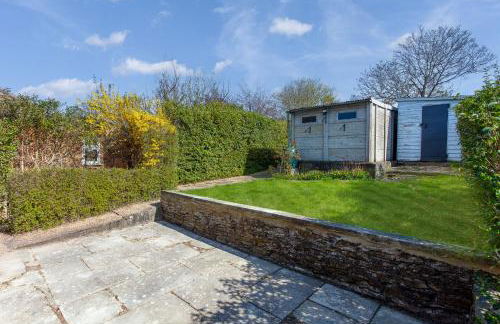 Charming Detached Bungalow - Close to Town Centre - Driveway Parking, Self-Check-In, Fast WiFi and Garden by Yoko Property - Photo 19