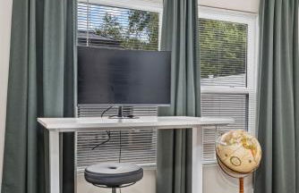 Imperial Porch Haven Cozy Fire Pit Fenced Yard - Foto 46