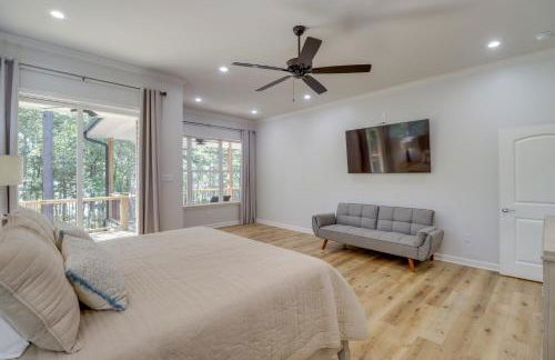 Luxury Lakefront Retreat with Deck and Patio! - Foto 13