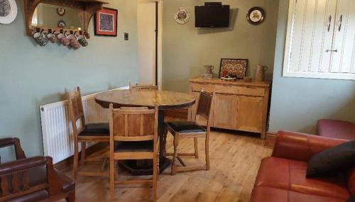 2 Bed Flat - Sleeps 3 - Parking - Wifi - Foto 5, furniture