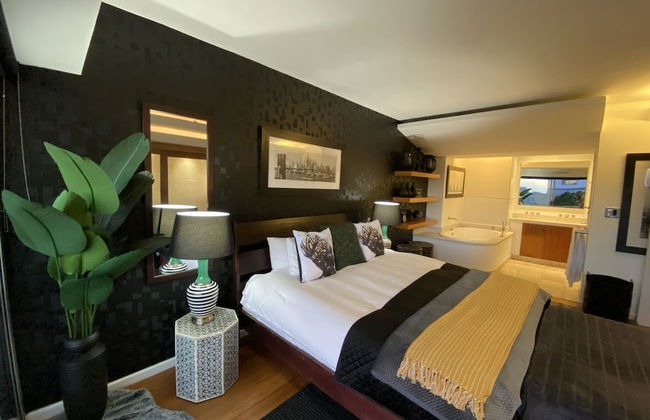 Clifton YOLO Spaces – Clifton Beachfront Executive - Photo 11