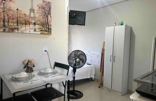 Kitnet 306 centro, com linda vista janela, tv smart - Foto 13