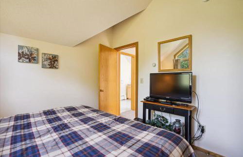 Highridge J5B Spectacular 1 Bedroom Escape with fireplace, sauna & resort amenities - Foto 11