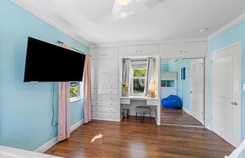 Across from Beach- 3 Master Suites, Heated Pool & Spa, Tanning Ledge, Golden Tee - by Maven Vacation Rentals - Foto 36