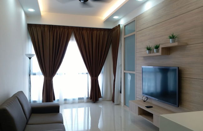 Dashing 1BR Next To Surian MRT 31 - Foto 1