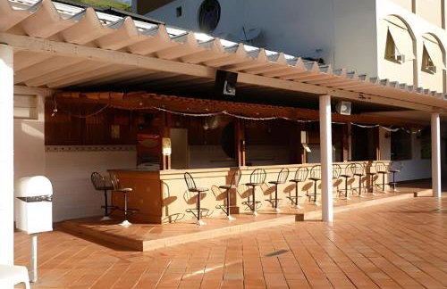 Espaçoso Flat com Varanda no Cavalinho Branco - Foto 33