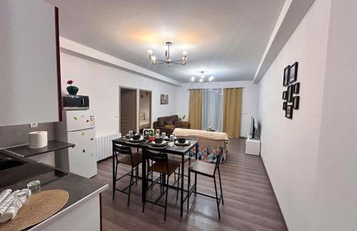 Appartement avec 2 chambres Jardin privé parking gratuit - Foto 2