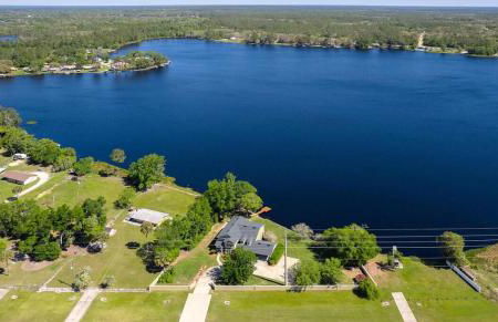 Lakeside Retreat with pool, dock & game room - Foto 17