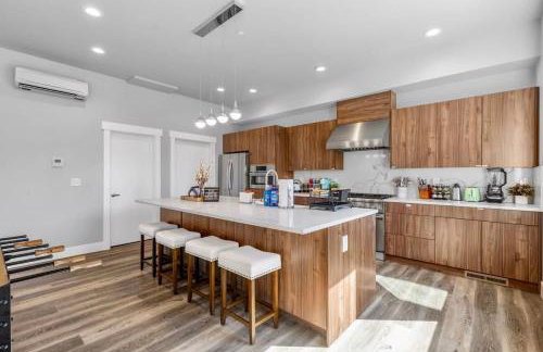 Modern Fortress w with 4 Decks AC in all rooms Gym - Foto 9