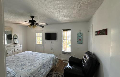 OceanView Oasis - Relax with Hot Tub, Breakfast, Fire Pit & Putting Green! - Foto 31