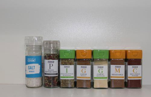 Superb Comfy 2 Bed House, Responsive & Caring Hosts Free WiFi & Parking, Close to MK Centre, Train Station, Santander, Network Rail by Webbhill Stays - Foto 21