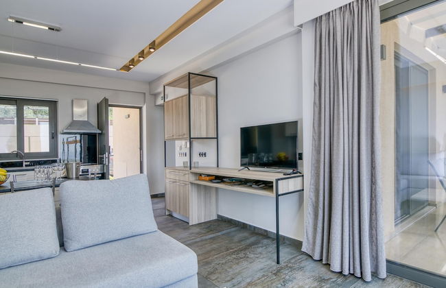 Serenity Suites Sea View 1 - Photo 18