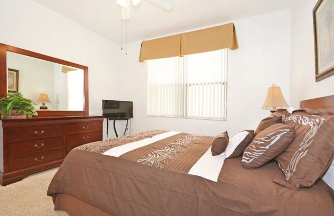 Pine Forest Chateau 5 Bedroom Home by RedAwning - Photo 5