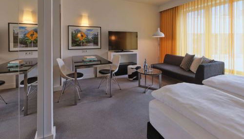 Adina Apartment Hotel Berlin Hackescher Markt - Foto 2