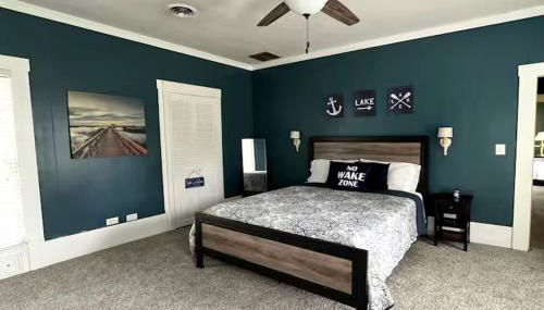 Classic Lakeside Estate Stay with Cozy Living Spaces & Outdoor Adventures in Kuttawa, Kentucky - Foto 3