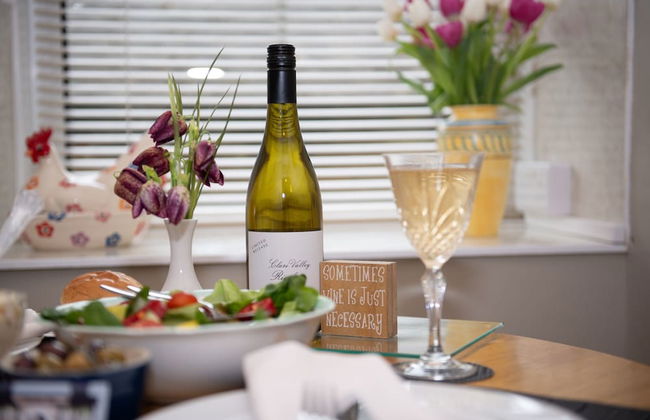 Milton House Studio Apartment Suites - Photo 61