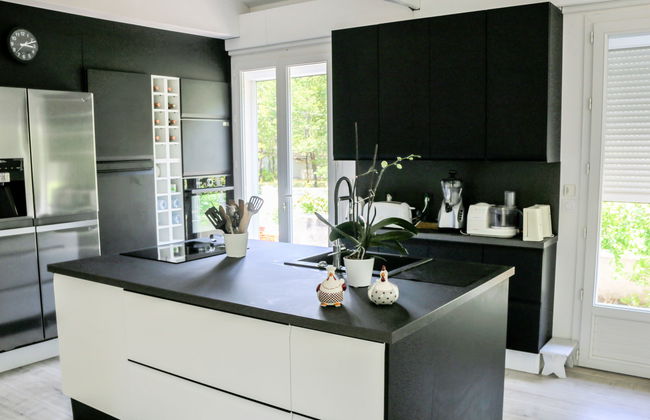 3 bedroom House in Saint-Vivien-de-Médoc with private pool and garden - Photo 8