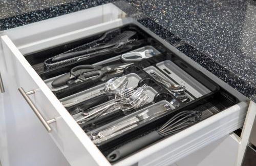 Designer 1BR I Work-From-Home Ready I Fast Wi-Fi - Foto 22