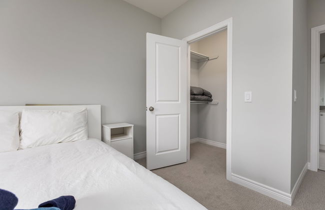 Luxury Bungalow mins Niagara falls & Brock uni - Photo 2