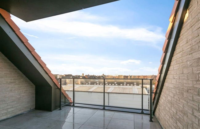 Spacious 3 Bedroom Apartment With Private Garage - Foto 48