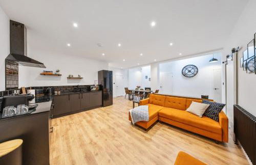 Elevated Escape - Hot tub, sauna, rooftop terrace - Foto 21