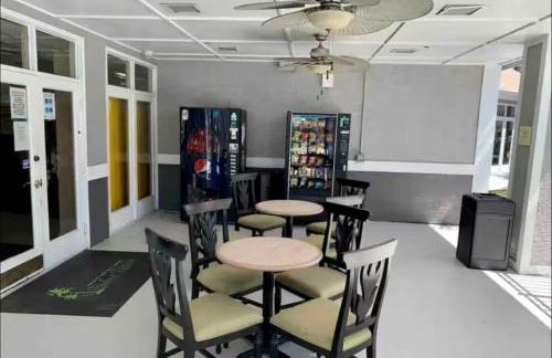 Mickey's Hideaway Condo Near Disney - Foto 25