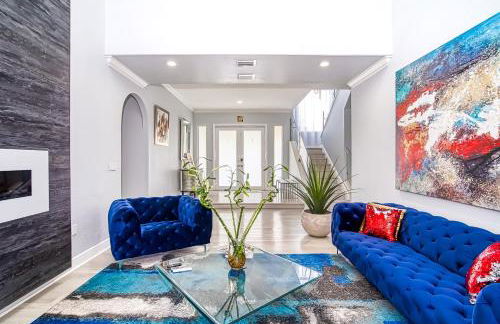 Luxury Tropical Living , 4BR w Backyard Pool Oasis - Foto 7