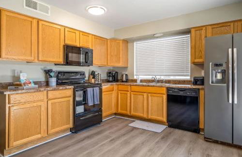 Willows Rest Retreat – Pool | Pool Table | Firepit - Photo 18