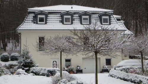 Weisses-Haus-am-Kurpark-Fewo-Bergblick - Foto 5