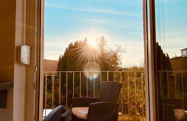 HOCHWERTIGE Ferienwohnung mit 7qm Balkon, Netflix, Kaffeeautomat, RainShower Bad - Foto 9