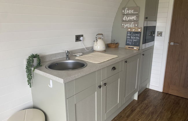 Beech Pod Cabin in Beautiful Surroundings Wrexham - Photo 17