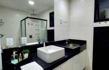 Uma Linda Vista com Quarto Privativo no Ed. Vertigo - Foto 17