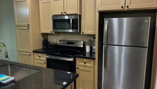 Quiet 2BR Retreat , Fenced yard , Modern Duplex - Foto 4