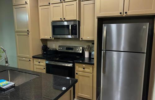 Quiet 2BR Retreat , Fenced yard , Modern Duplex - Foto 4