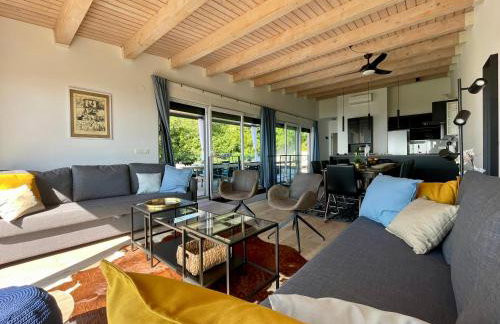 Villa Loqua, Seaview & Private Pool - Photo 8