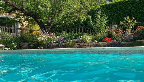 Les Hauts d'Eyragues gîte Aigue Marine Meublé classé 4 étoiles - Foto 4