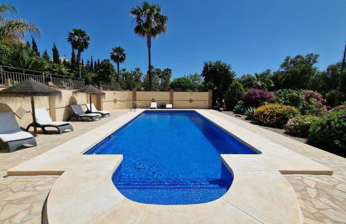 Exclusive Lakeside Villa with Private Pool & Total Privacy - Foto 6