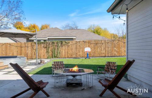 Family 3BR 2BA Home Near Charming Main Street w Cowboy Pool by Austin Vacay - Foto 19