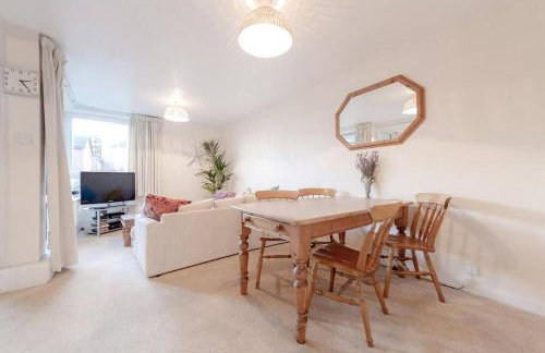 Spacious Two Double Bedroom Flat - Foto 9