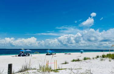 Beautiful Modern House with Private Saltwater pool - Foto 50