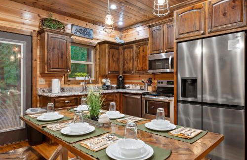 King Suite! Hot Tub, Arcade Games, L2 EV, Fire Pit, Kids Playset, Ping Pong, Dog Friendly - Foto 32