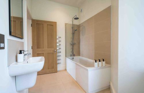 Beautiful Beach side Apartment - Foto 42