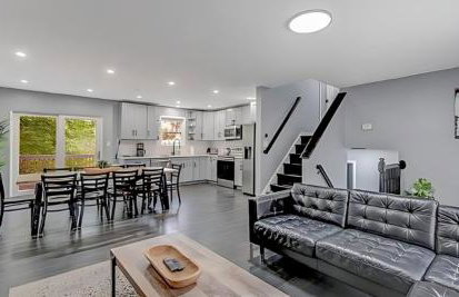 Peaceful Pocono Home with Hot Tub, gym, & office - Foto 1