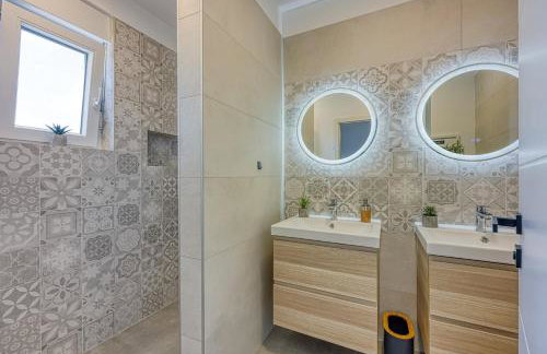 Modern apartment Ana with Jacuzzi and Pool - Foto 34