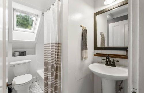 Minutes to Salem|Historic Marblehead Nautical Home - Foto 29