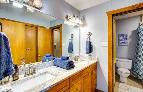 Cedar Creek Lakefront Vacation Rental with Pool - Foto 16