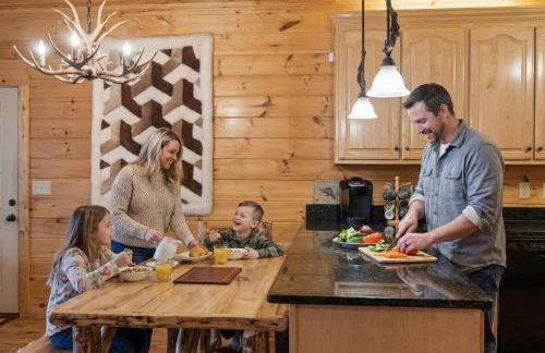 Cozy Cabin Game Room Fire Pit Grill Spa - Foto 14