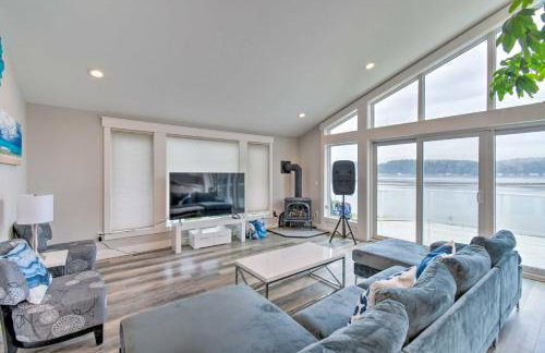 Scenic & Spacious Getaway on North Bay w/ Deck! - Foto 1
