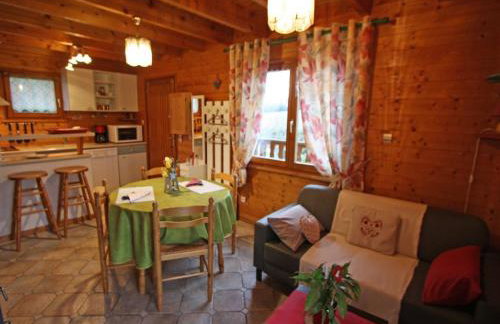 Charmant Chalet Vosgien – Idéal Couple/Curistes – Calme et Nature – Proche Plombières-les-Bains - FR-1-589-230 - Foto 12