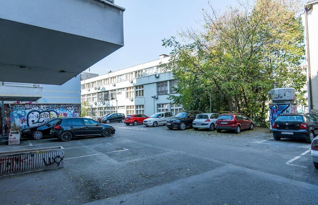 Modern 2bdr Apartment in the Center- Free Parking - Foto 15